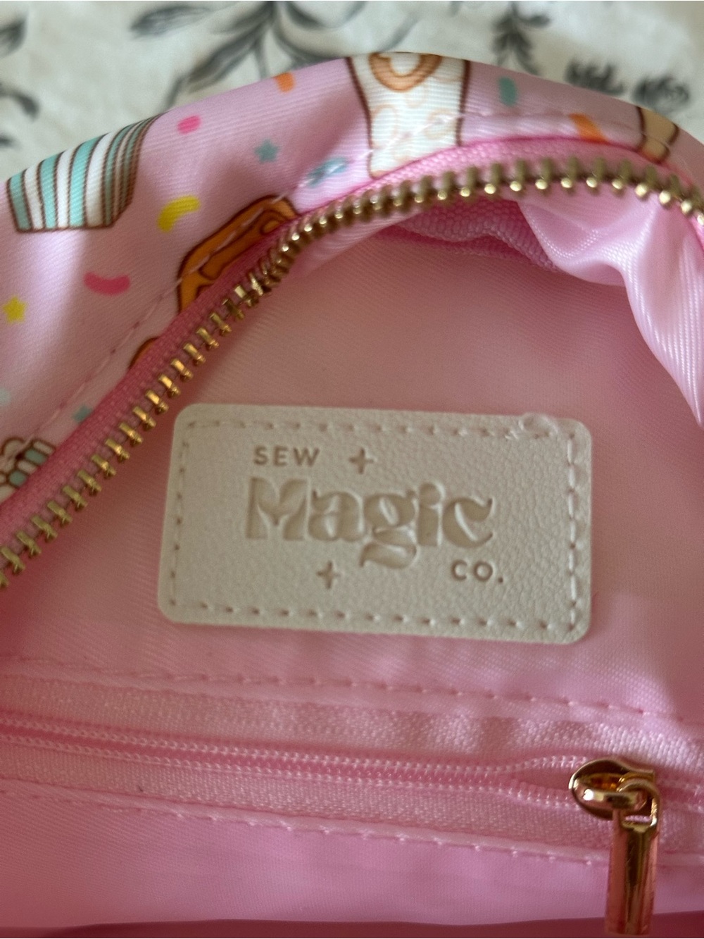 Sew Magic Mickey Mouse Crossbody - Picture 2 of 4